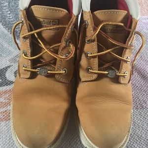 Size 8 Timberland short boots EUC
